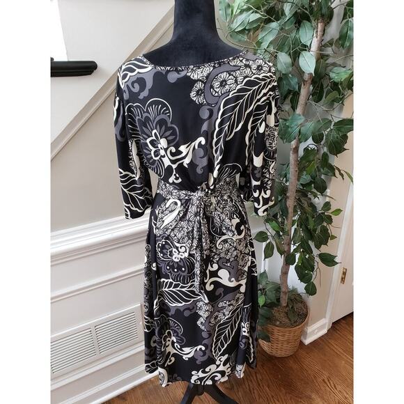 Suzie Knee Length Dress Womens Large Black & White Geo Print Short Sleeve V-Neck - Picture 4 of 10